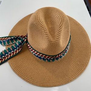 Summer beach hat. Fits large. Forever 21